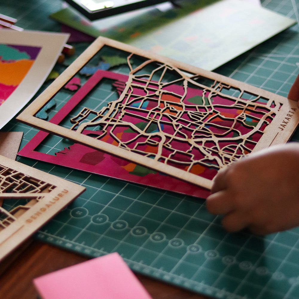 Launching wooden city maps