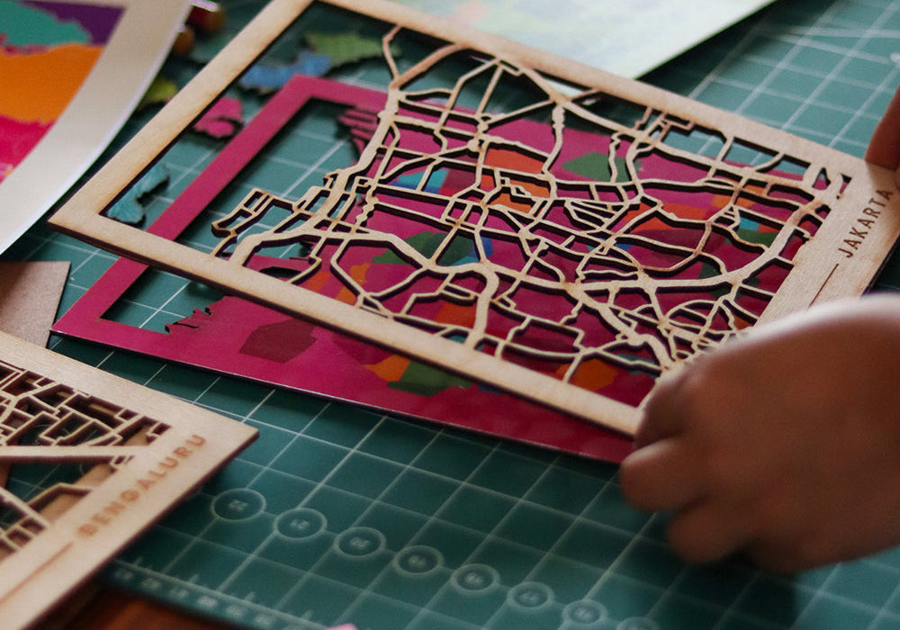 Launching wooden city maps