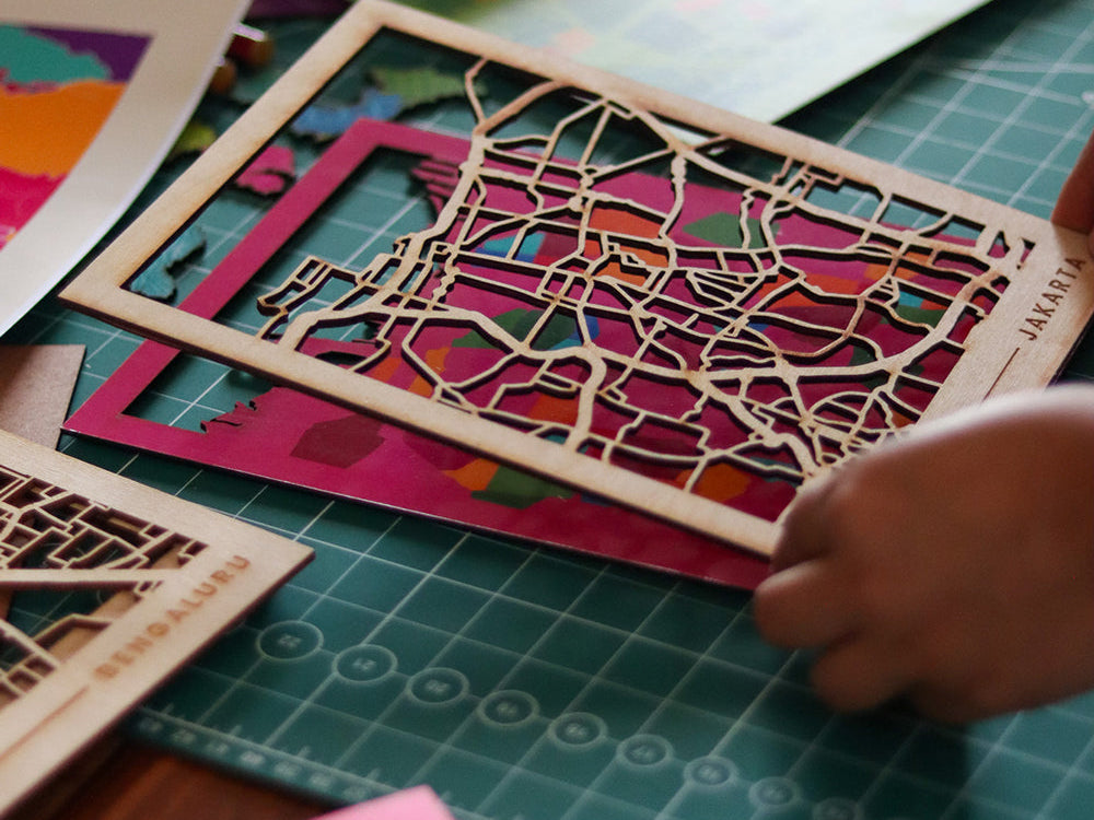 Launching wooden city maps